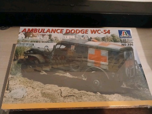 Italeri ambulance dodge 54 - dodge,
