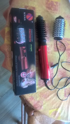 Brosse soufflante - brosse,