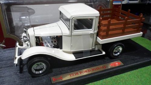Ford pick 1934 - up, road