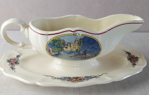 Ancienne saucière verseuse - /,
