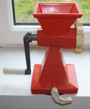 + Moulin à viande 1970 plastique orange, Susi made in Italy +