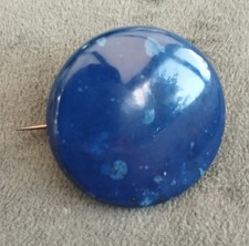 ancienne broche ronde en pierre naturelle Lapis Lazuli années 20 Art Déco bleu