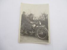ANCIENNE PHOTOGRAPHIE VEHICULE ANCIEN DE COLLECTION DEUX JEUNES HOMMES SUR MOTO