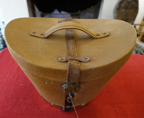 Boite chapeau haut forme - à,