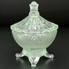 Magnifique bonbonnière en verre épais translucide décor bec de jacquier vert
