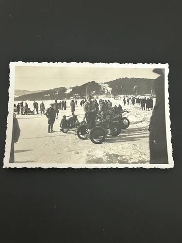 Photo moto ancienne - photo,
