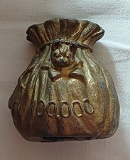 Tirelire ancienne en métal