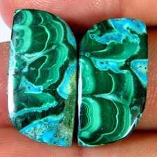 Paire de pierres précieuses