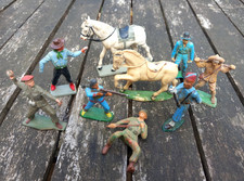 STARLUX PLASTIC 1/32 set of 9 figures 1950s / 60s with small gaps