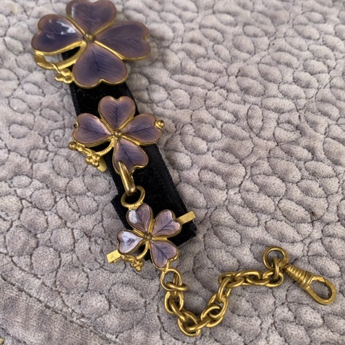 Très rare chatelaine art - très,