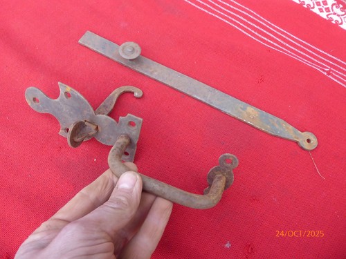 Loquet poucier fer - fer, forgé