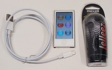 APPLE iPod Nano 16GB Model A1446 7th Generation Silver with Cable & Earbuds