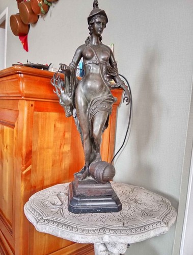 Handmade bronze figure - handmade bronze, of