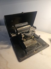 Machine à écrire ancienne