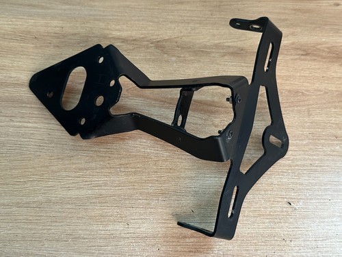 Support arriere plaque - un,
