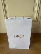 petit sac Dior en carton blanc