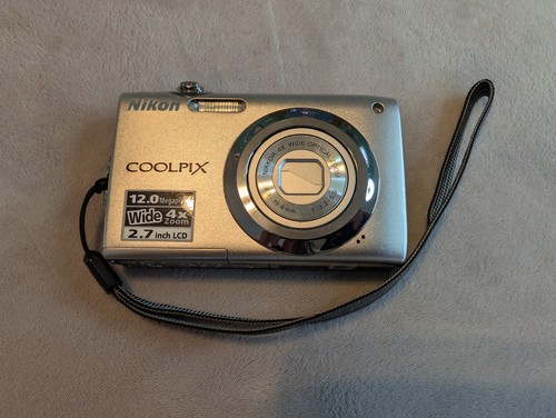 Nikon coolpix s3000 - 12mp, 4x