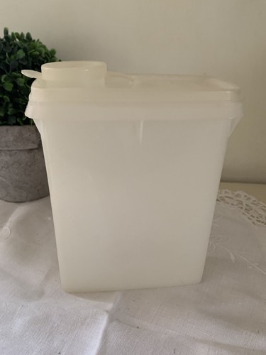 Tupperware boîte verseuse