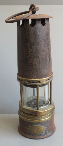 Ancienne lampe mineur avec - de,