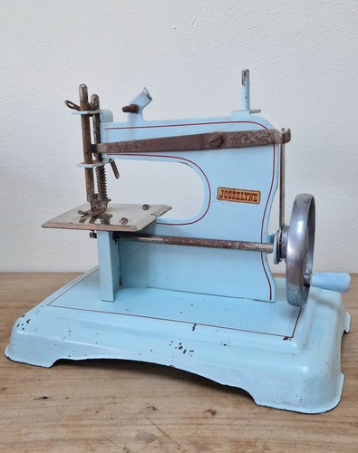 Josselyne machine coudre - à,