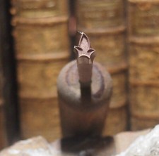 FER À DORER .   FLEURON  EN