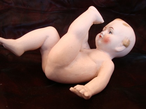 Figurine poupee bebe - figurine, piano