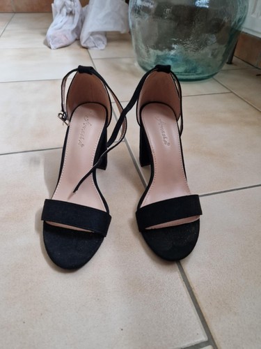 Jolie paire chaussures à - de,