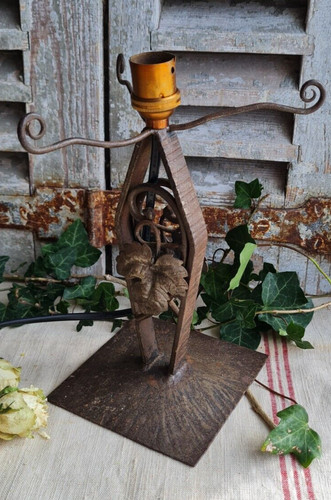 Ancien pied lampe - fer, forge