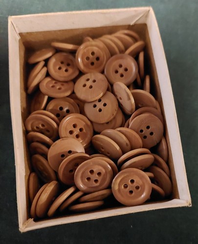 Boutons anciens lot trois - boutons,