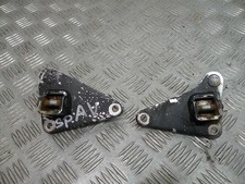 Platine de repose pied avant