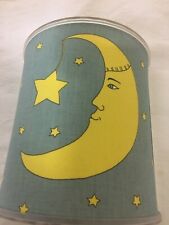 applique murale chambre enfant IKEA lune et étoiles jaunes fond bleu années 90