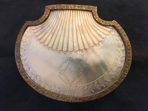 Boite nacre pomponne bronze - nacre,