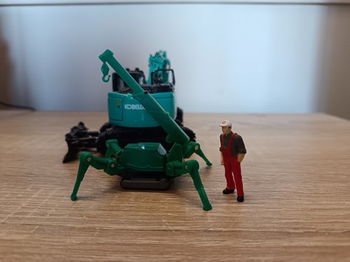 Maeda mini crawler crane - ,