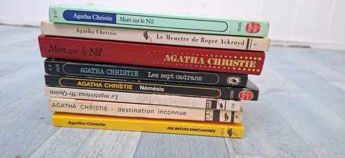 Lot livres poche agatha - 8,
