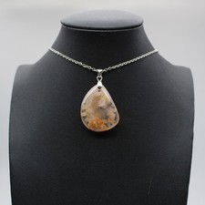 Pendentif goutte en agate fleur 12gr 35mm Madagascar