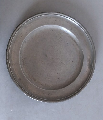 Assiette étain poinçon - en,