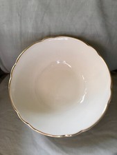 Saladier Villeroy & Boch En Très Bon État / Ivoire, Bord Festonné Filet Dorée