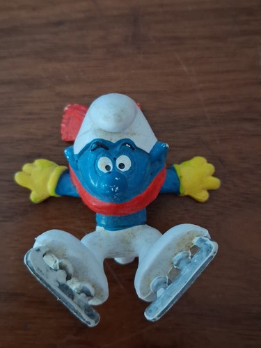 Figurine schtroumpf patins - , à