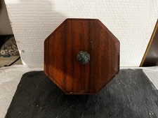 Boite métallique ancienne