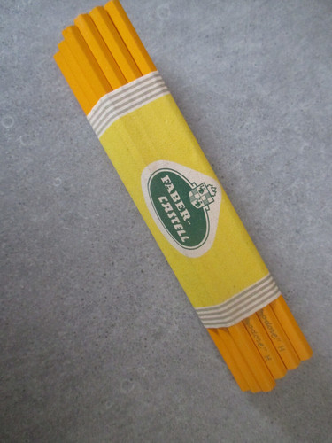 Lot crayons à papier - de,
