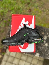 nike air max plus TN noir neuves virgule verte 