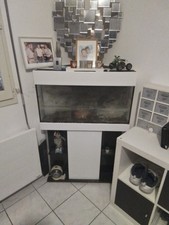 aquarium d’angle sur meuble