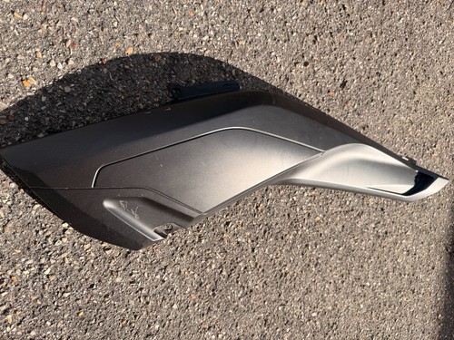 Cache boomerang noir latéral - cache,