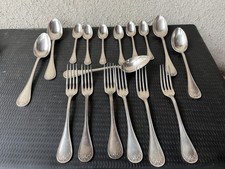 Service de couverts anciens ercuis en métal argenté – décor fleuri