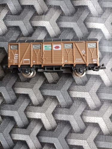 Wagon couvert essieux - wagon,