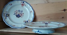2 displays, pie dish, Luneville, Delft Van de Roos model
