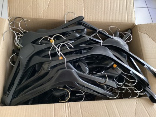 Lot cintres plat - 60, epais