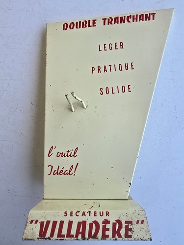 Présentoir tôle sécateur