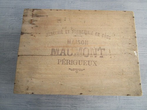 Boite publicitaire ancienne - , en