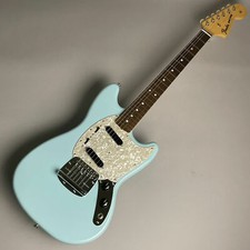 Guitare électrique Fender fabriquée au Japon traditionnelle Mustang Daphne bl...